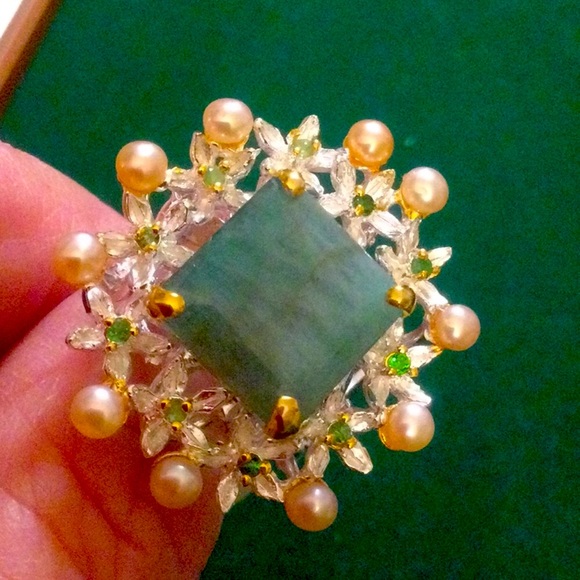 HUGE GENUINE 8 CTW of Genuine Emerald & Pearl Ring - Picture 5 of 11